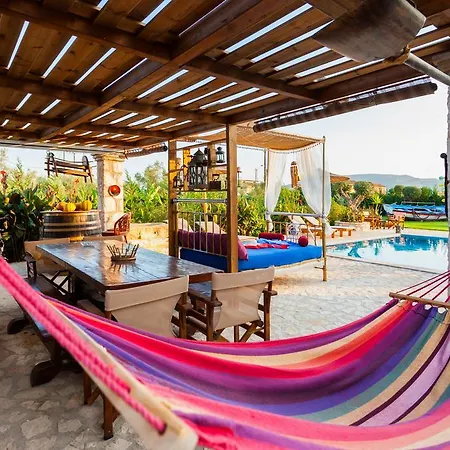 Agro Art Boutique & Luxury Villas - Two Art Villas With Pools, Unique Decors, And A Treehouse Option Vanato Exterior photo